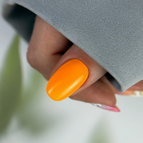 Mandarynkowy lakier hybrydowy
