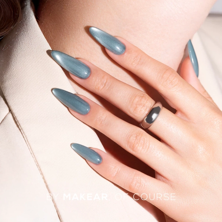lakier z efektem cat eye