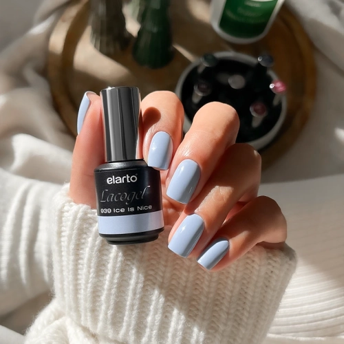 lakier hybrydowy chłodny błękitny kolor