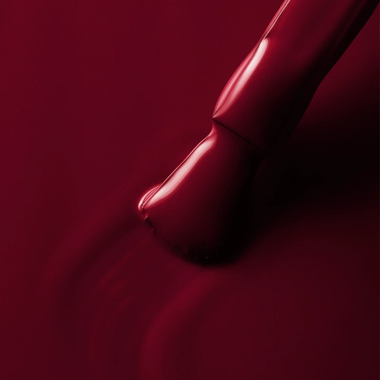 elegancki czerwony lakier