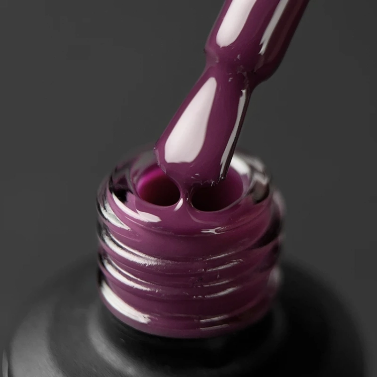 ciemny lakier hybrydowy