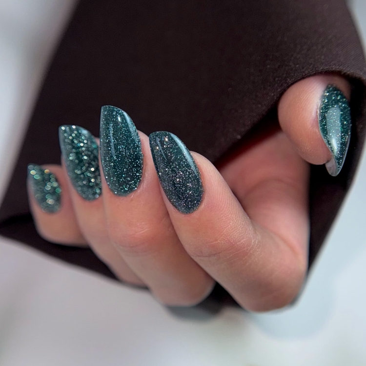 lakier ciemny zielony  brokatem