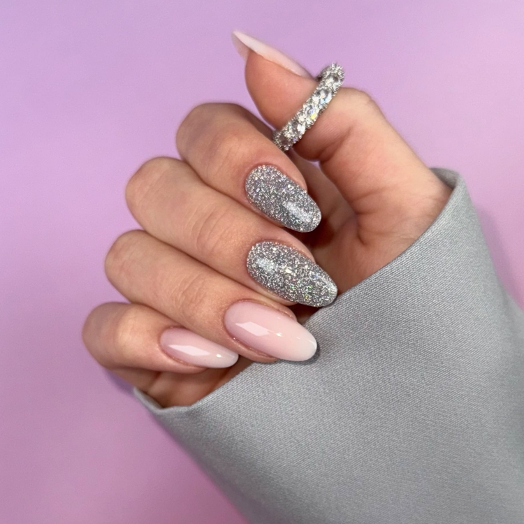 Lakier hybrydowy Julia Nessa 952