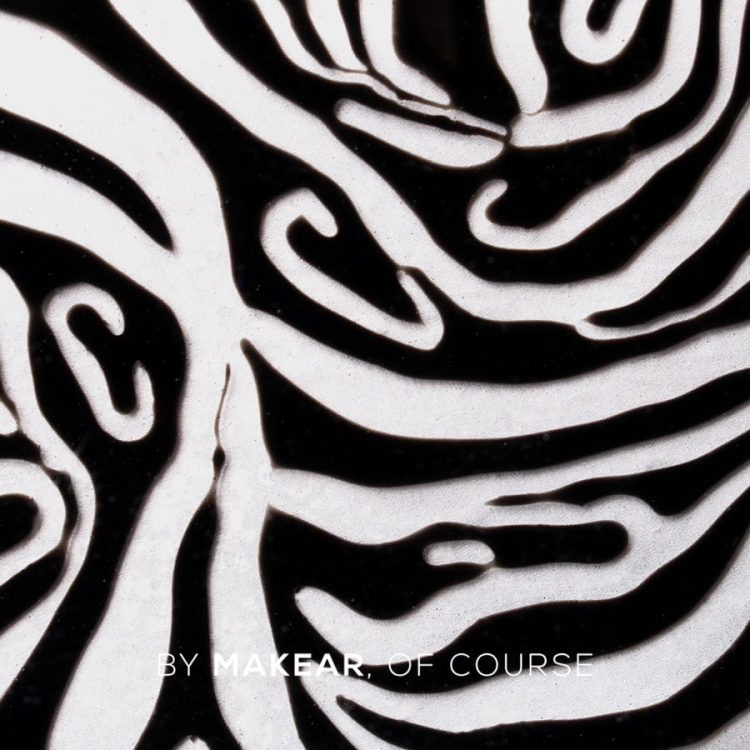 zebra na paznokciach