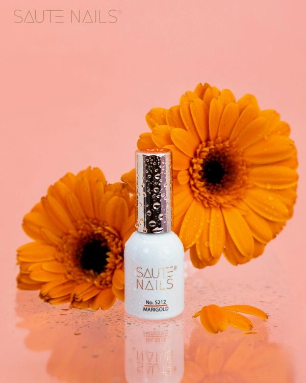 Lakier hybrydowy S212 Marigold Saute Nails – stylizacja