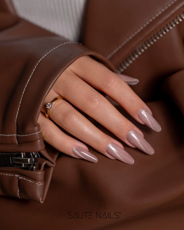 Lakier hybrydowy E11 Cat Effect Saute Nails – stylizacja