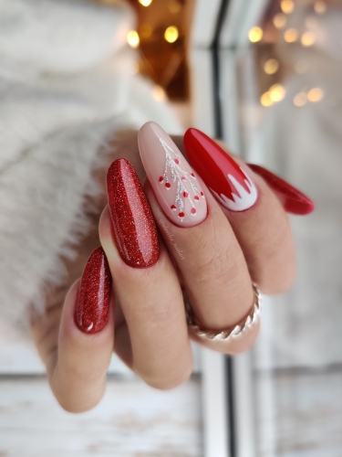 czerwony brokat na święta saute nails