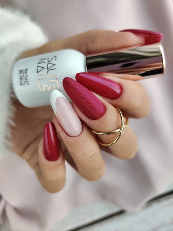 malinowy kolor saute nails