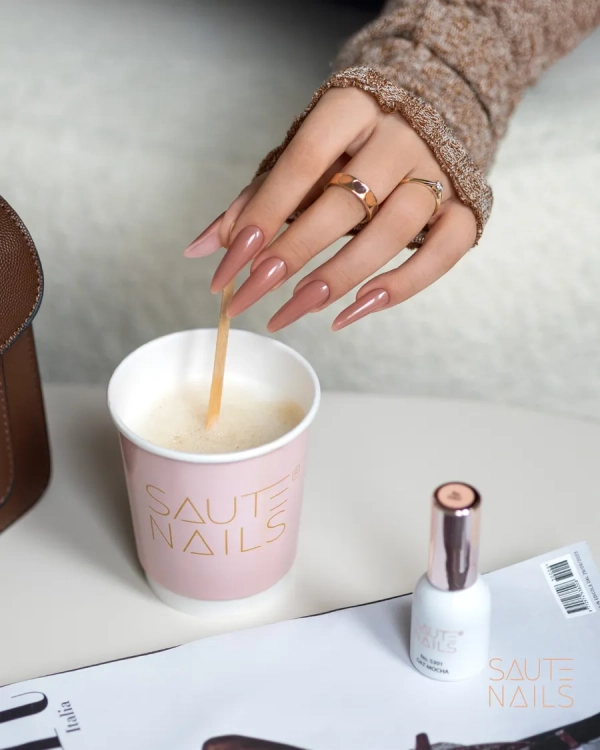 S301 Oat Mocha Saute Nails – stylizacja