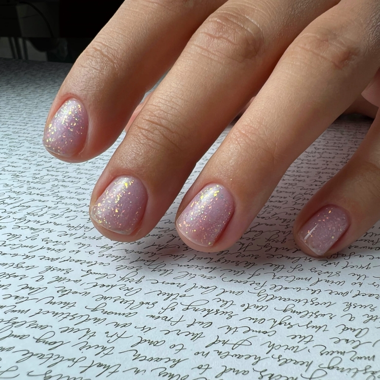 Baza kauczukowa Sparkling Makear SRB05 dłoń2