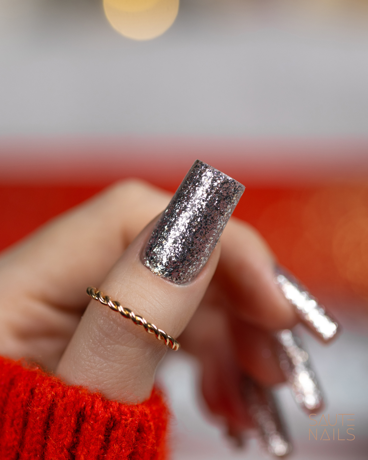 srebrny brokat saute nails