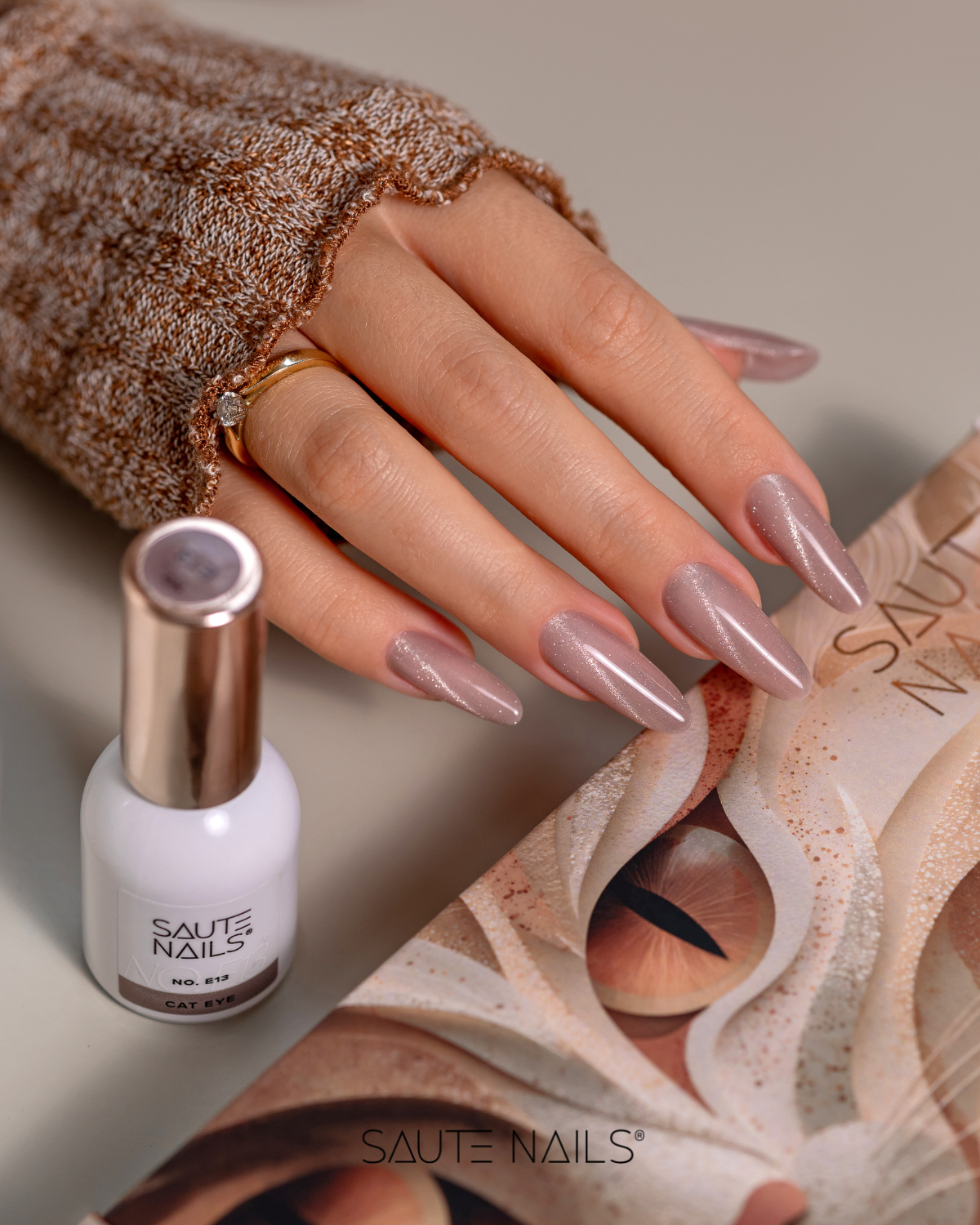Lakier hybrydowy E13 Cat Effect Saute Nails – stylizacja