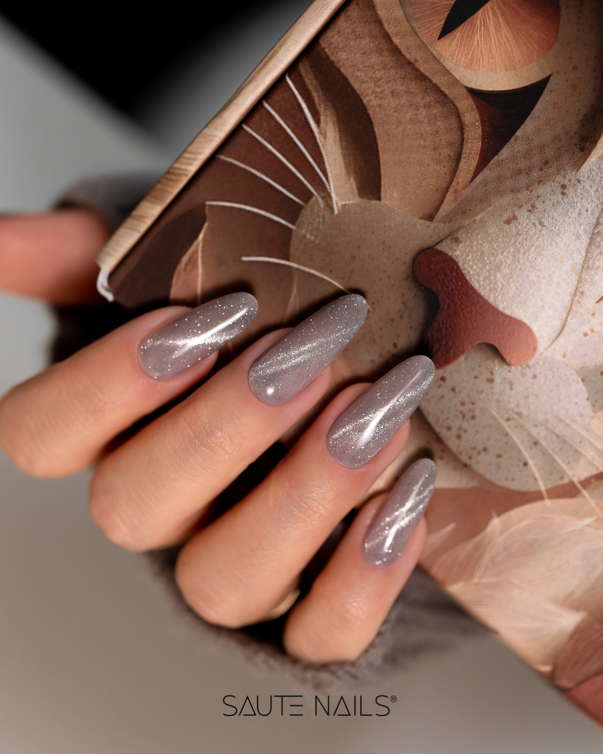 Lakier hybrydowy E16 Cat Effect Saute Nails – stylizacja