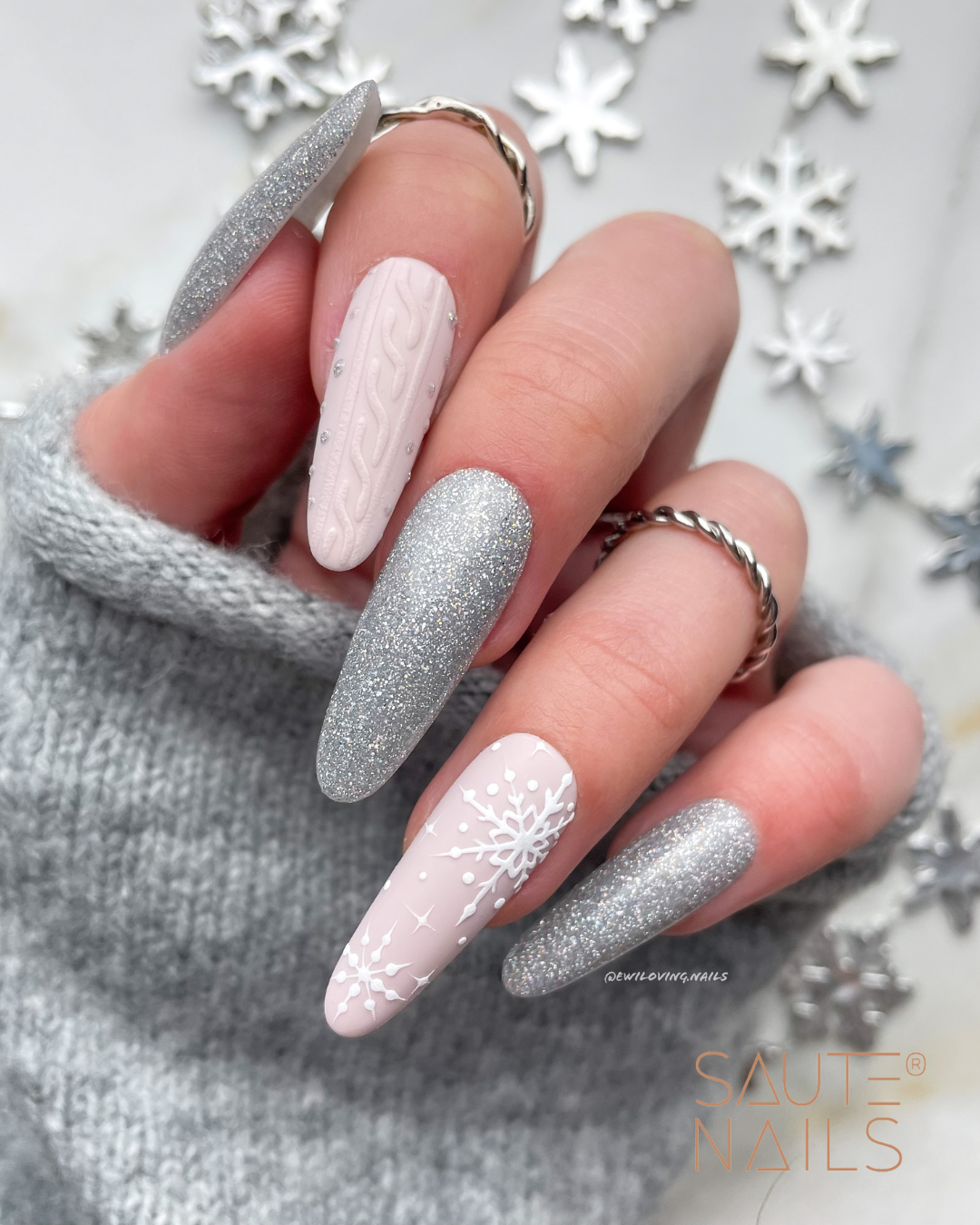 srebrny brokat saute nails